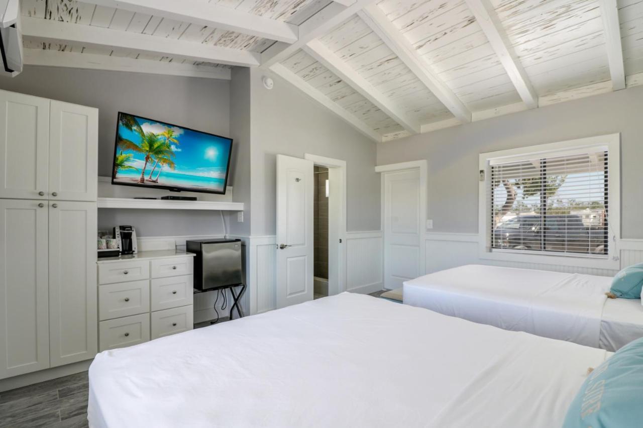 Fiesta Key Rv Resort Standard Room 1 Layton Exteriör bild